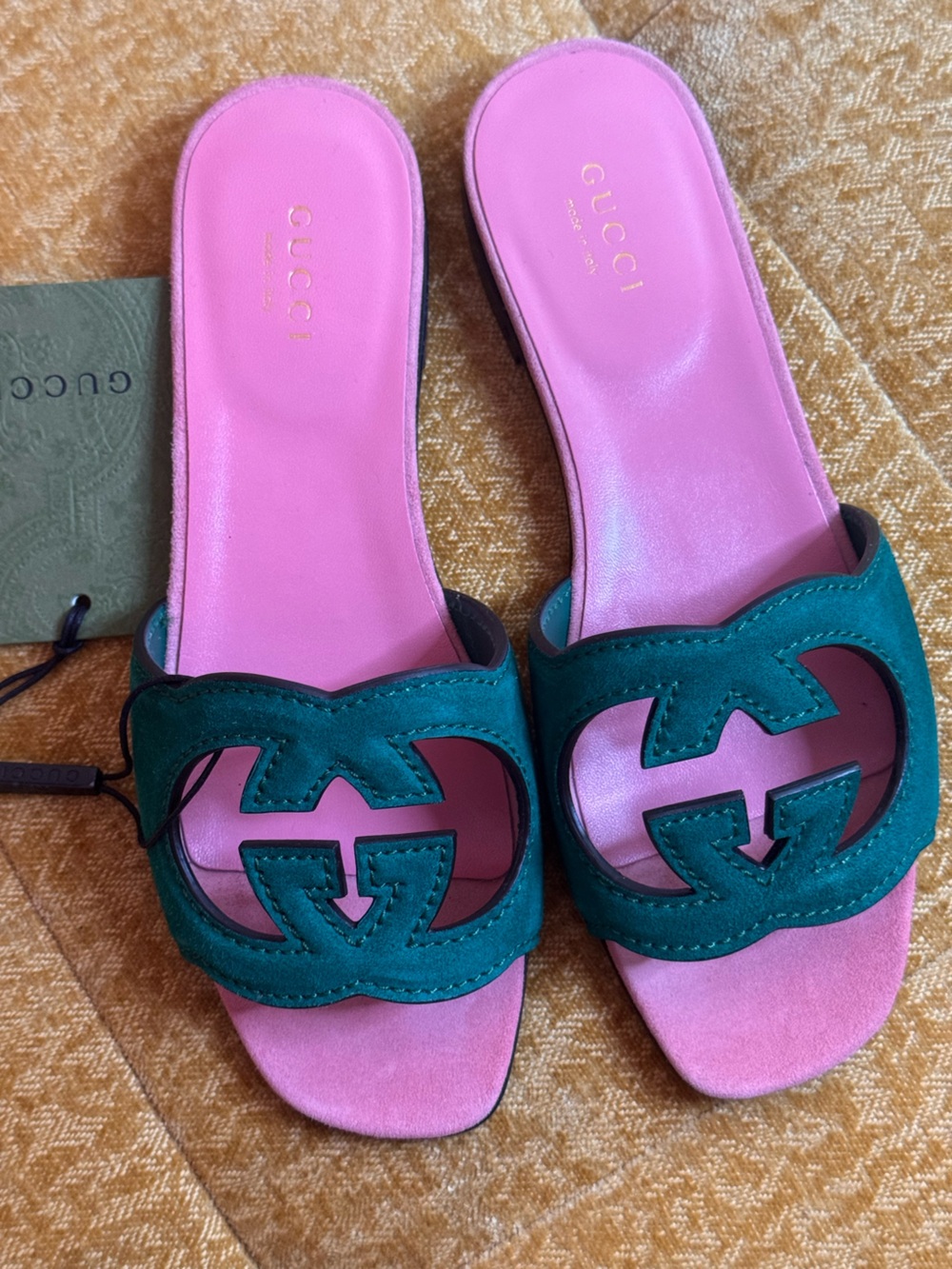 Gucci Green Suede Slide Sandals with Pink Leather Footbed 🛍